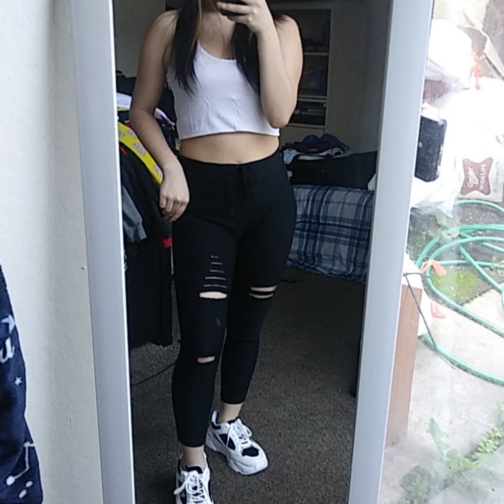 Crop Ripped Jeggings